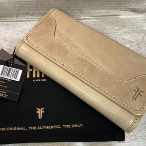Frye Melissa Leather Continental Snap Wallet Parchment Ivory Retail $158.